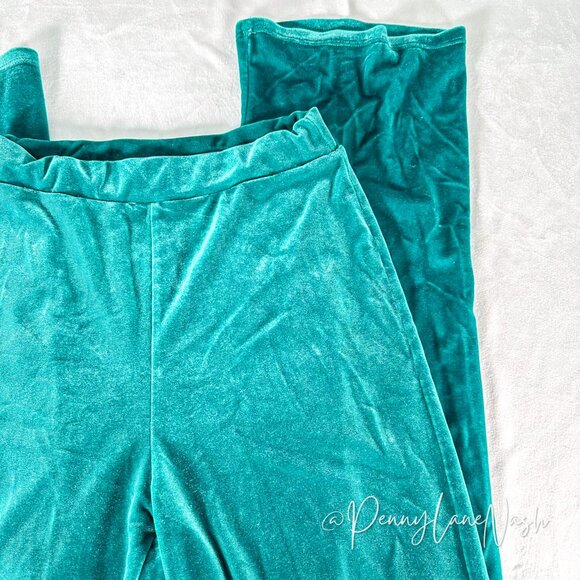Fashion Nova Velvet Flare Pants Green - Picture 3 of 6